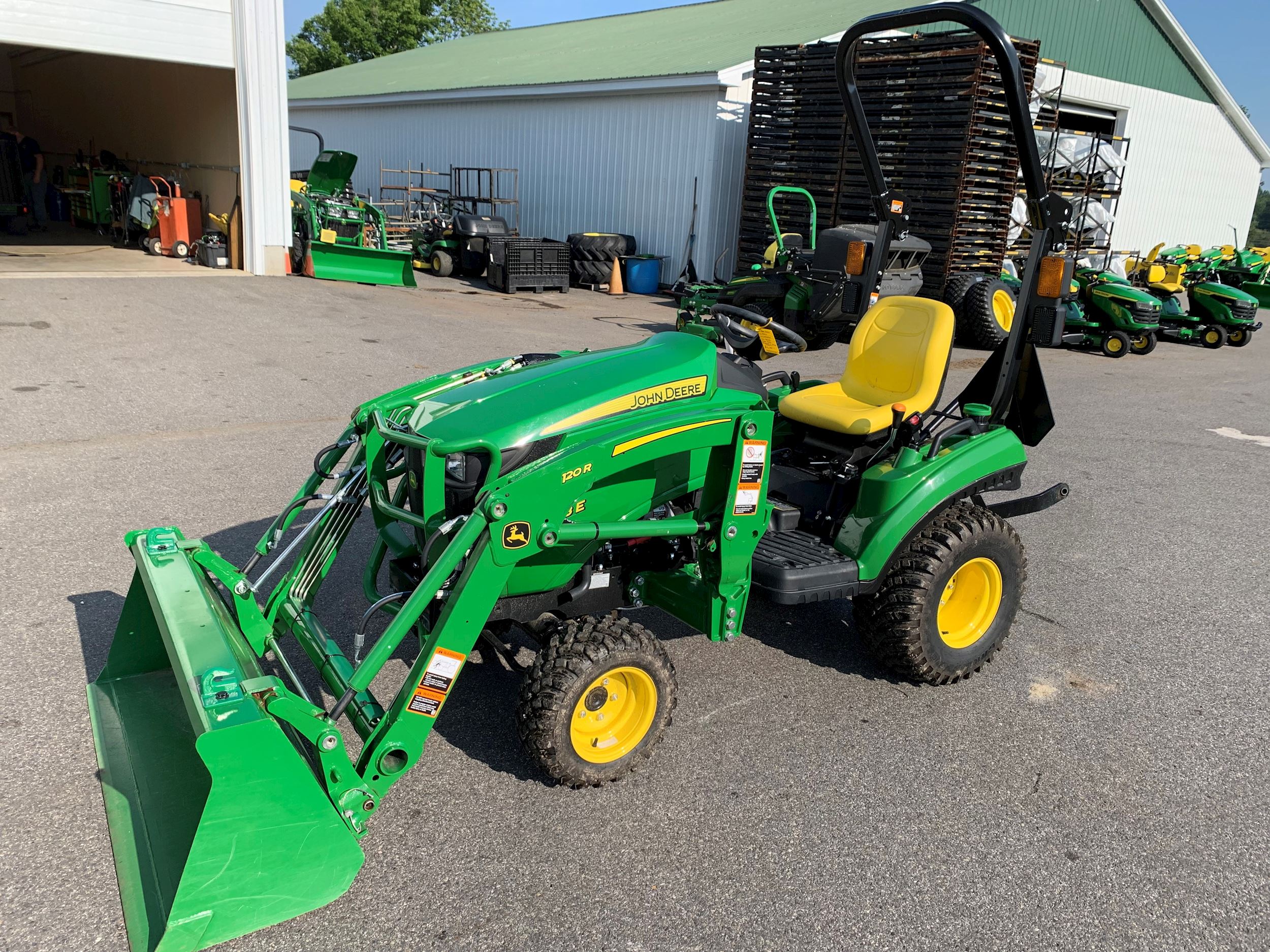 2022 Used John Deere 1023E Image 1